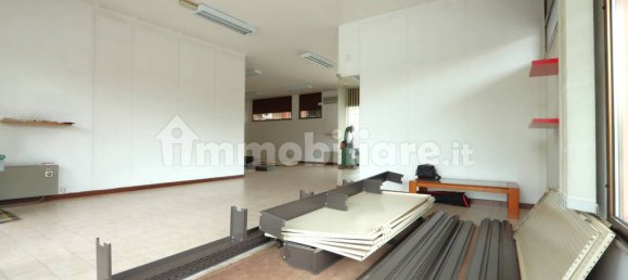 2 rooms Commercial property in Vicenza, Italy No. 176772 3