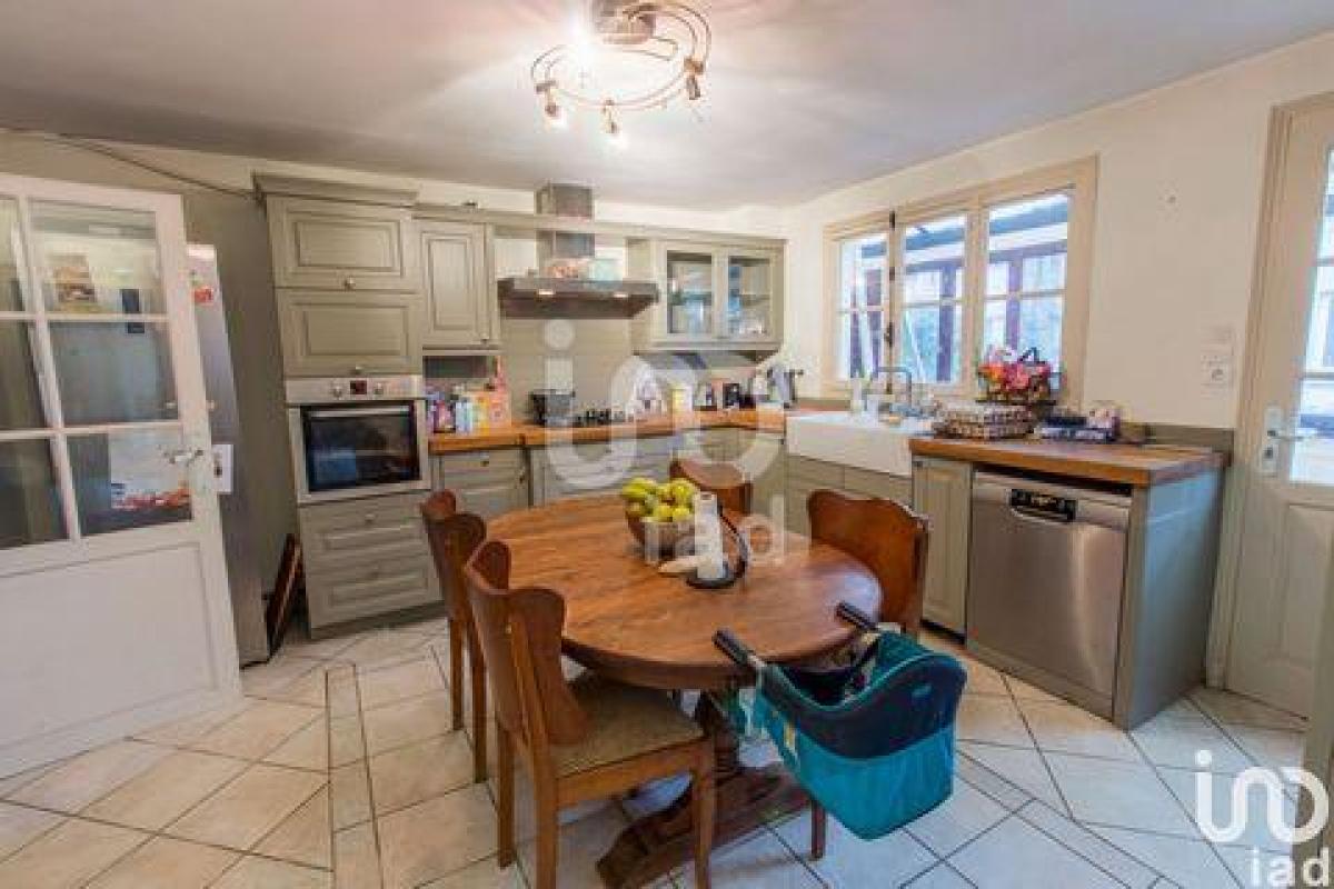 Casa de 4 dormitorios en Loury, France No. 7539