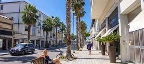 14 rooms Villa in Forte dei Marmi, Italy No. 194168 25