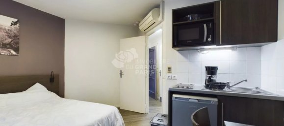 Studio in Nogent-sur-Marne, France No. 163534 3