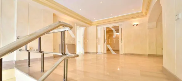 375m² Commercial property in Marbella, Spain No. 109813 3