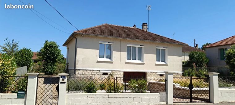 2 bedrooms House in Auxerre, France No. 302212