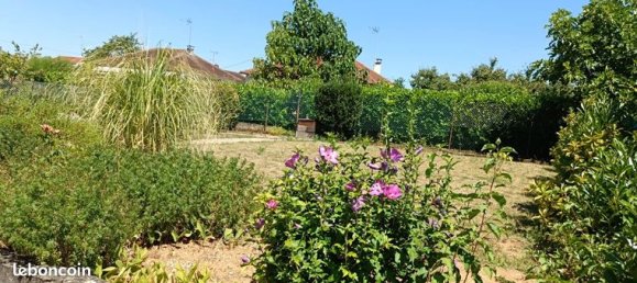 2 bedrooms House in Auxerre, France No. 302212 2