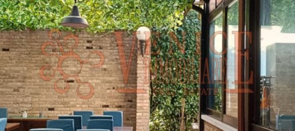 430m² Commercial property in Mirano, Italy No. 117013 7