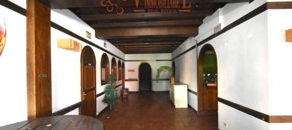 430m² Commercial property in Mirano, Italy No. 117013 11