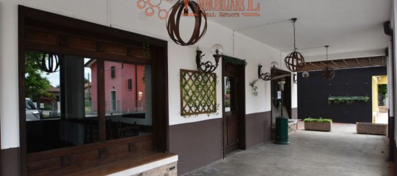 430m² Commercial property in Mirano, Italy No. 117013 24