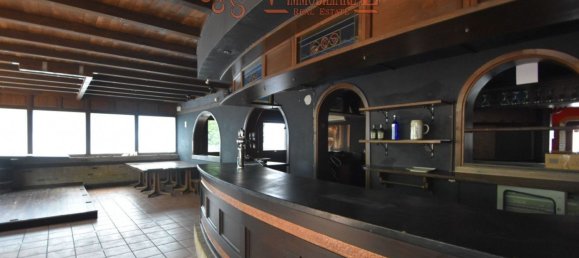 430m² Commercial property in Mirano, Italy No. 117013 16