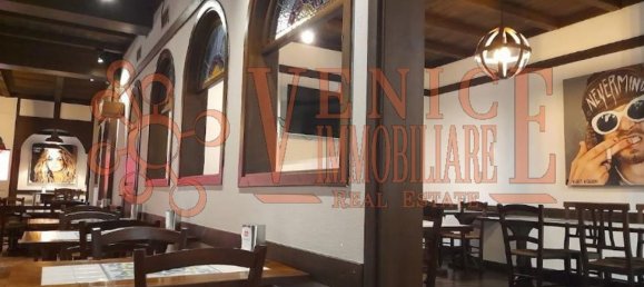 430m² Commercial property in Mirano, Italy No. 117013 4