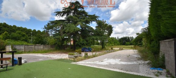430m² Commercial property in Mirano, Italy No. 117013 21