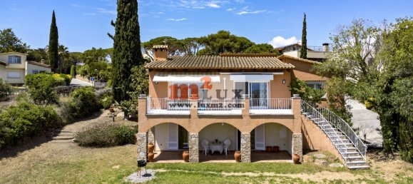 Villa de 5 dormitorios en Sant Feliu de Guíxols, Spain No. 13306 3