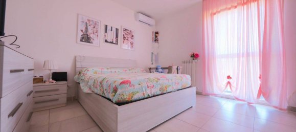 2 Schlafzimmer Wohnung in Taranto, Italy, Nr. 291357 12