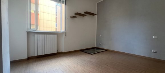 5 bedrooms Apartment in Savona, Italy No. 352580 3