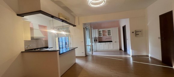 5 bedrooms Apartment in Savona, Italy No. 352580 6