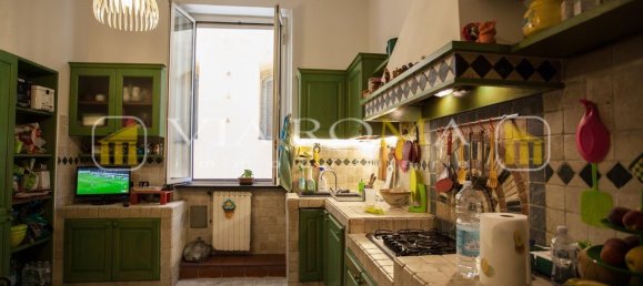 3 bedrooms Apartment in Lucca, Italy No. 11974 8