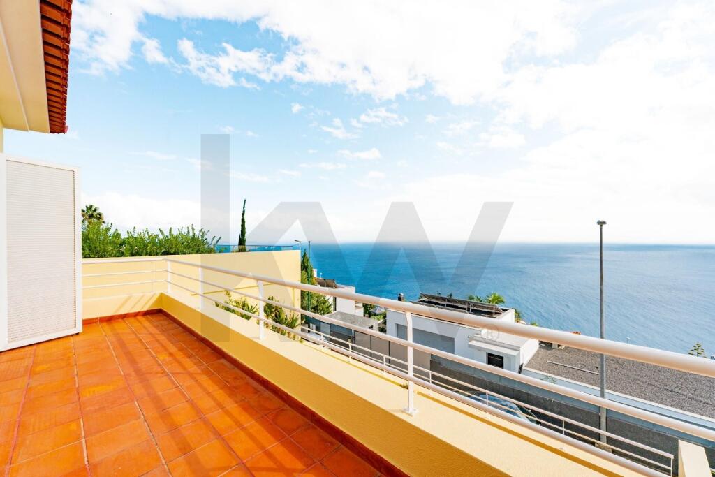 3 bedrooms House in Canico, Portugal No. 351574