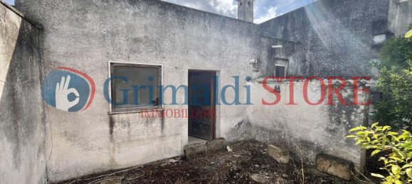 Дом с 9 комнатами в Каровиньо, Италия № 15321 14