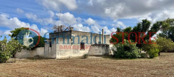 Дом с 9 комнатами в Каровиньо, Италия № 15321 8