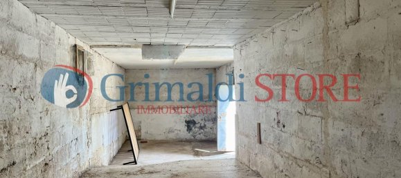 Дом с 9 комнатами в Каровиньо, Италия № 15321 19