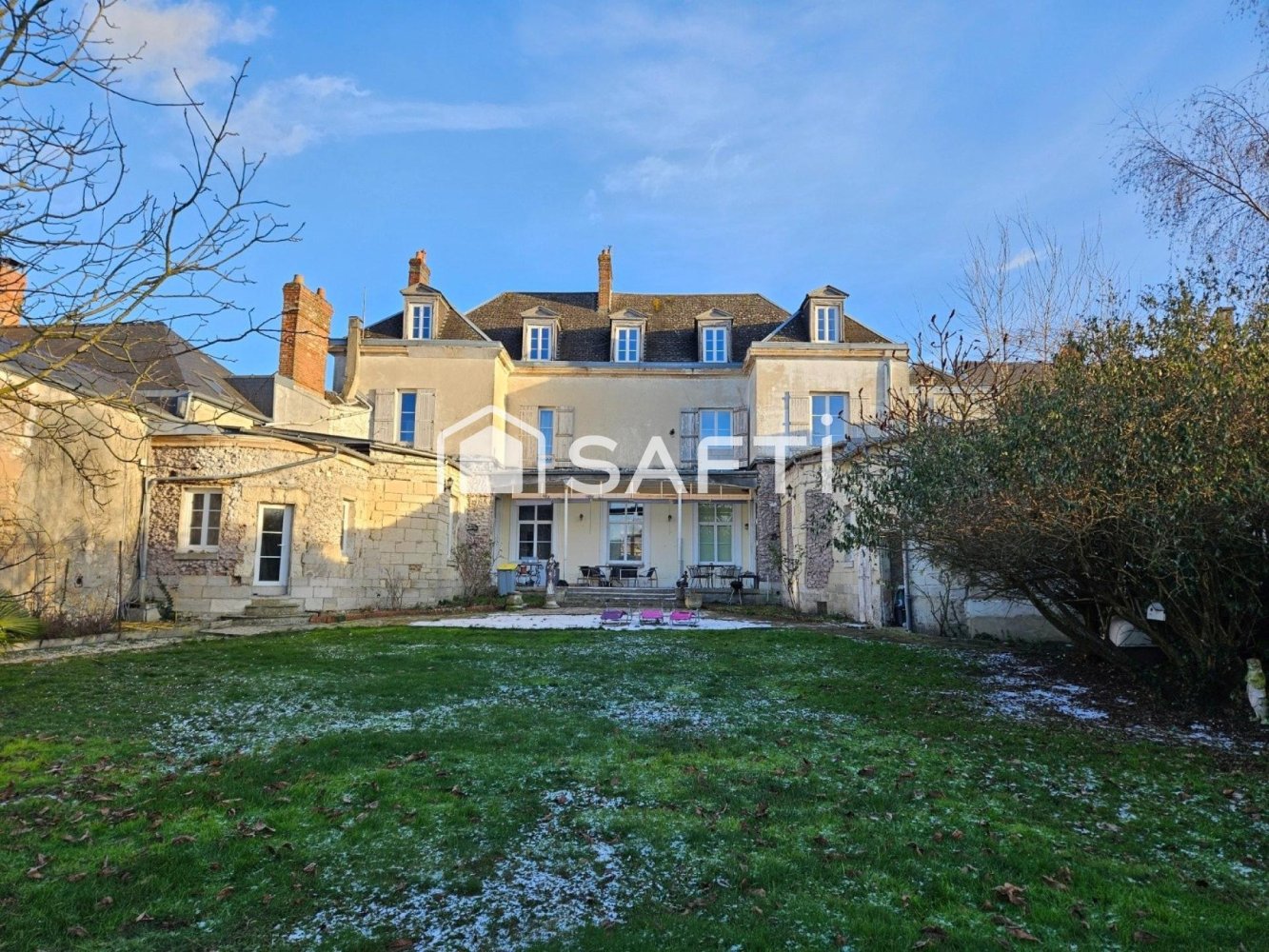 Casa de 8 dormitorios en Chateau-Thierry, France No. 82472