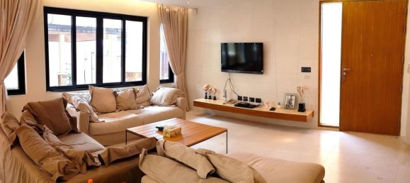 5 bedrooms Villa in Pattaya, Thailand No. 20050 9