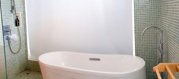 5 bedrooms Villa in Pattaya, Thailand No. 20050 17