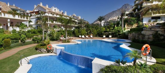 3 bedrooms Penthouse in Marbella, Spain No. 568 8