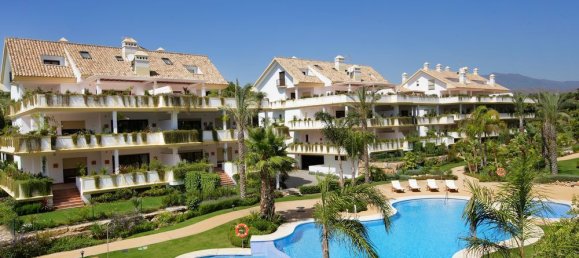 3 bedrooms Penthouse in Marbella, Spain No. 568 2