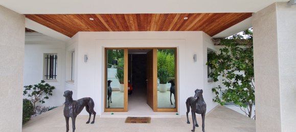 5 bedrooms Villa in Mougins, France No. 356744 3