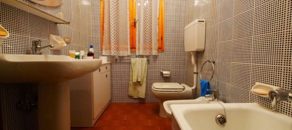 8 bedrooms Villa in Serramazzoni, Italy No. 353643 9