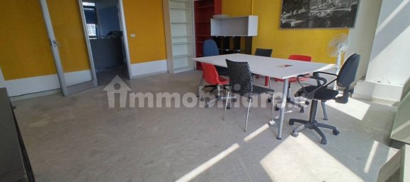 Oficina de 5 habitaciónes en Modena, Italy No. 79278 22