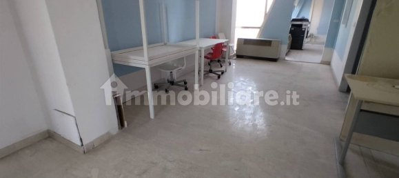 Oficina de 5 habitaciónes en Modena, Italy No. 79278 9