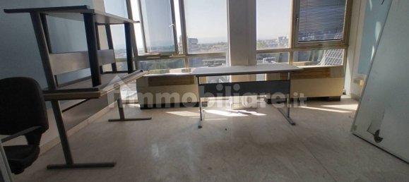 Oficina de 5 habitaciónes en Modena, Italy No. 79278 7