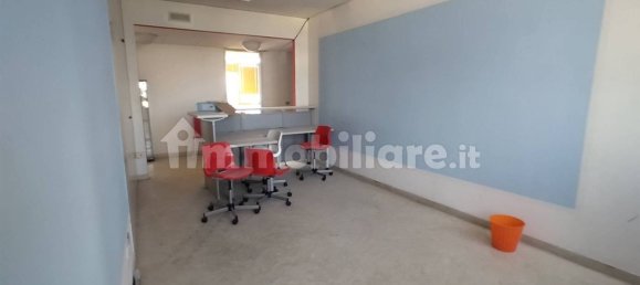 Oficina de 5 habitaciónes en Modena, Italy No. 79278 17