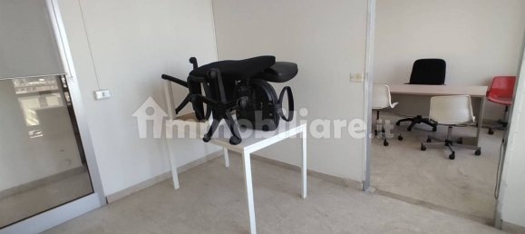 Oficina de 5 habitaciónes en Modena, Italy No. 79278 29