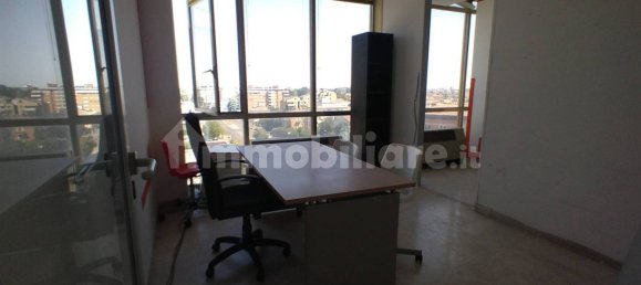 Oficina de 5 habitaciónes en Modena, Italy No. 79278 28