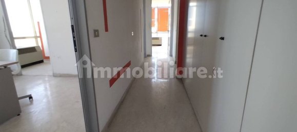 Oficina de 5 habitaciónes en Modena, Italy No. 79278 27