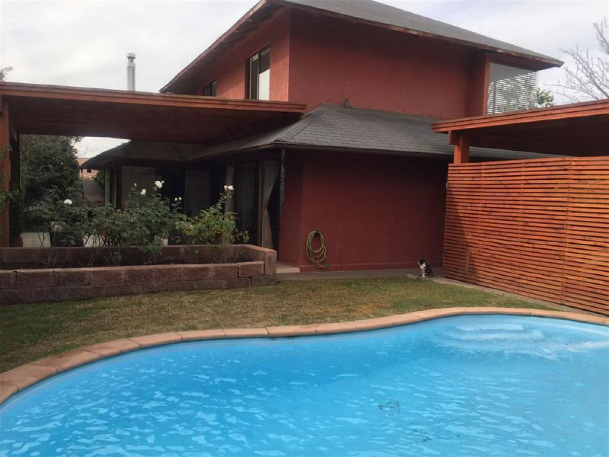 4 bedrooms House in Santiago, Chile No. 4732