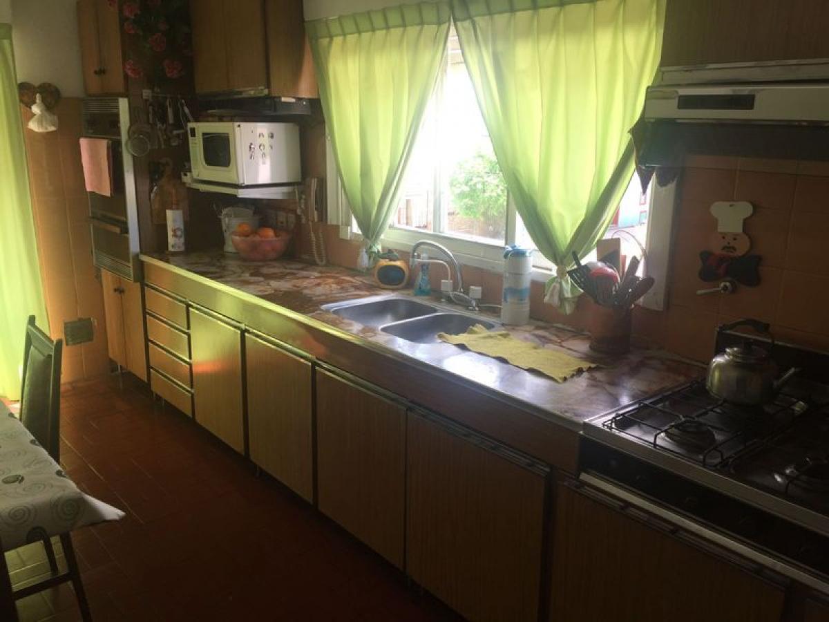 2 bedrooms House in Moron, Argentina No. 51710