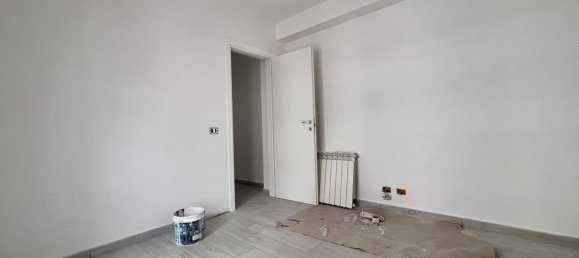 Квартира с 3 комнатами в Помеция, Италия № 46324 6