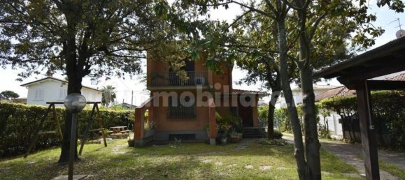 5 rooms House in Forte dei Marmi, Italy No. 194172 8