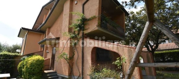 5 rooms House in Forte dei Marmi, Italy No. 194172 4
