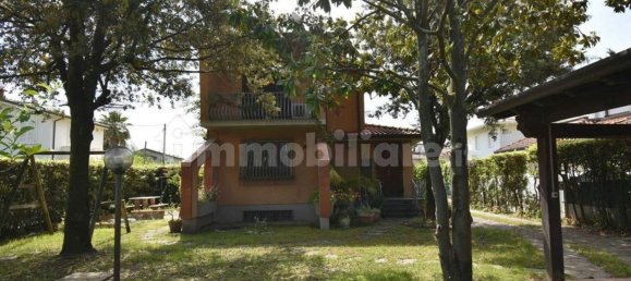 5 rooms House in Forte dei Marmi, Italy No. 194172 2