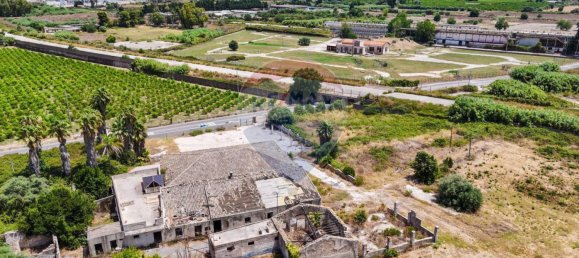 1 room Commercial property in Syracuse, Italy No. 271515 10