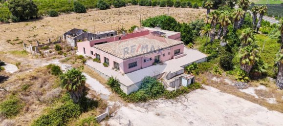 1 room Commercial property in Syracuse, Italy No. 271515 3