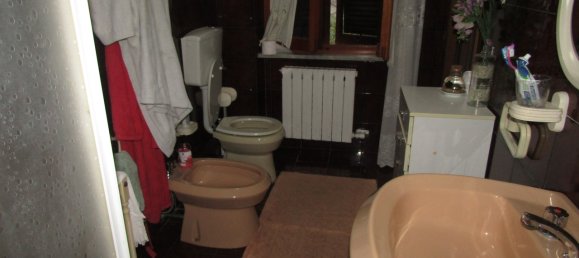 2 bedrooms House in Carrara, Italy No. 45799 5