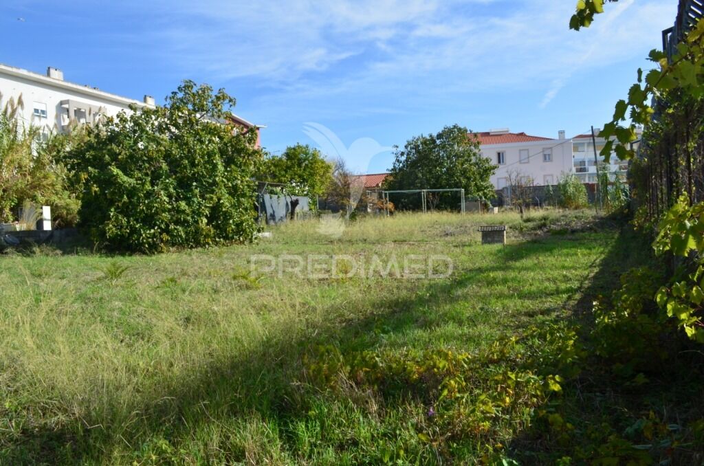 2000m² Land in Lisbon, Portugal No. 89588