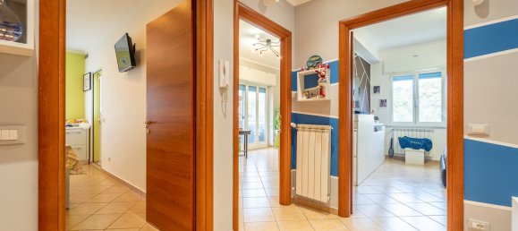 Квартира с 3 комнатами в Рим, Италия № 24585 5