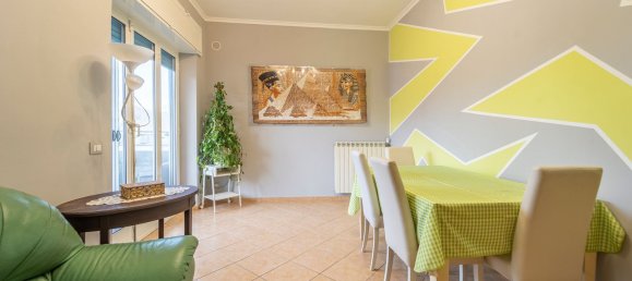 Квартира с 3 комнатами в Рим, Италия № 24585 10