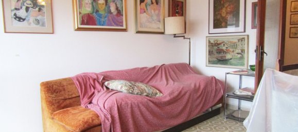 4 rooms Apartment in Carrara, Italy No. 27324 2