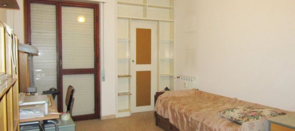 4 rooms Apartment in Carrara, Italy No. 27324 27